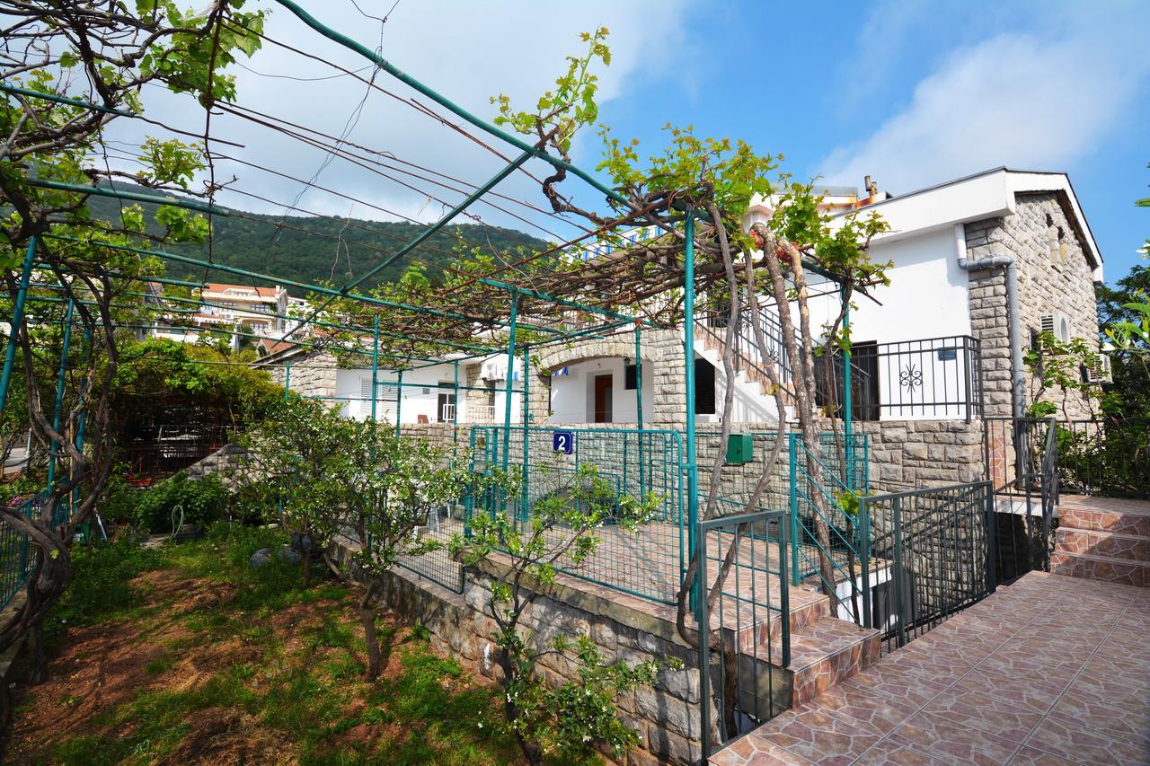 Apartments Jovana Petrovac Kültér fotó