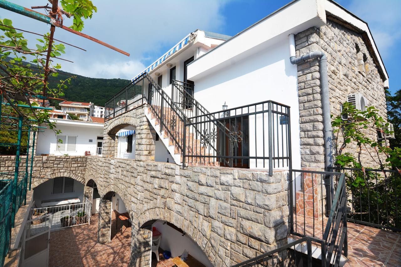 Apartments Jovana Petrovac Kültér fotó